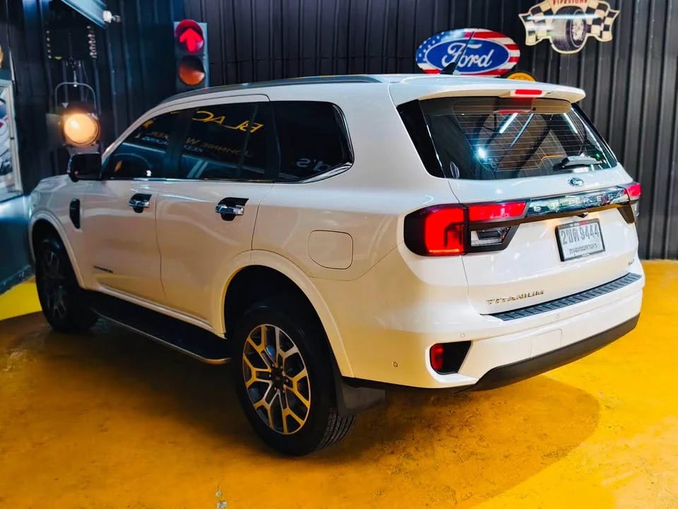 2022 Ford Everest III 3
