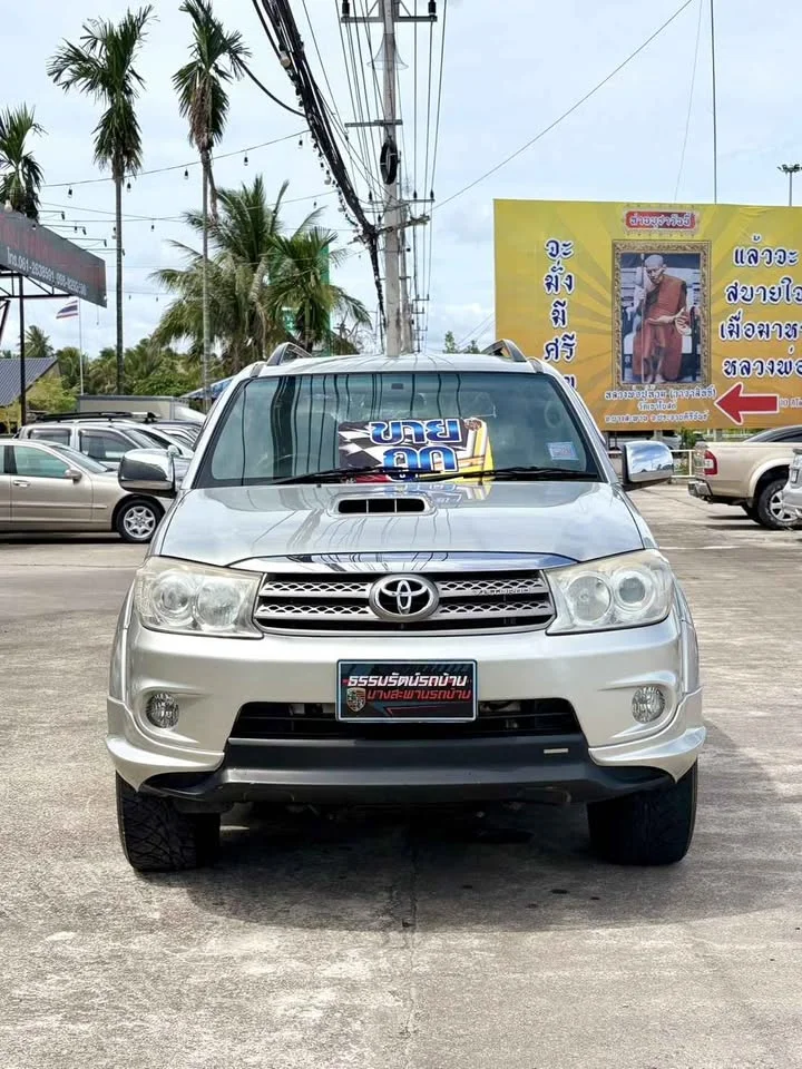 2010 Toyota Fortuner I 2