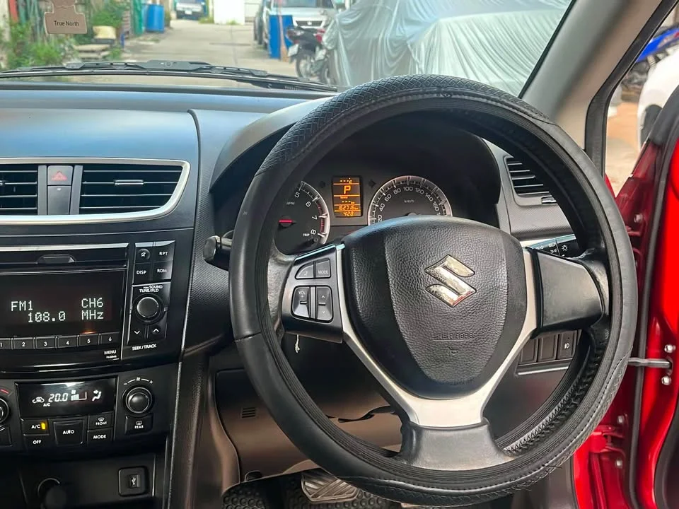2013 Suzuki Swift II 3