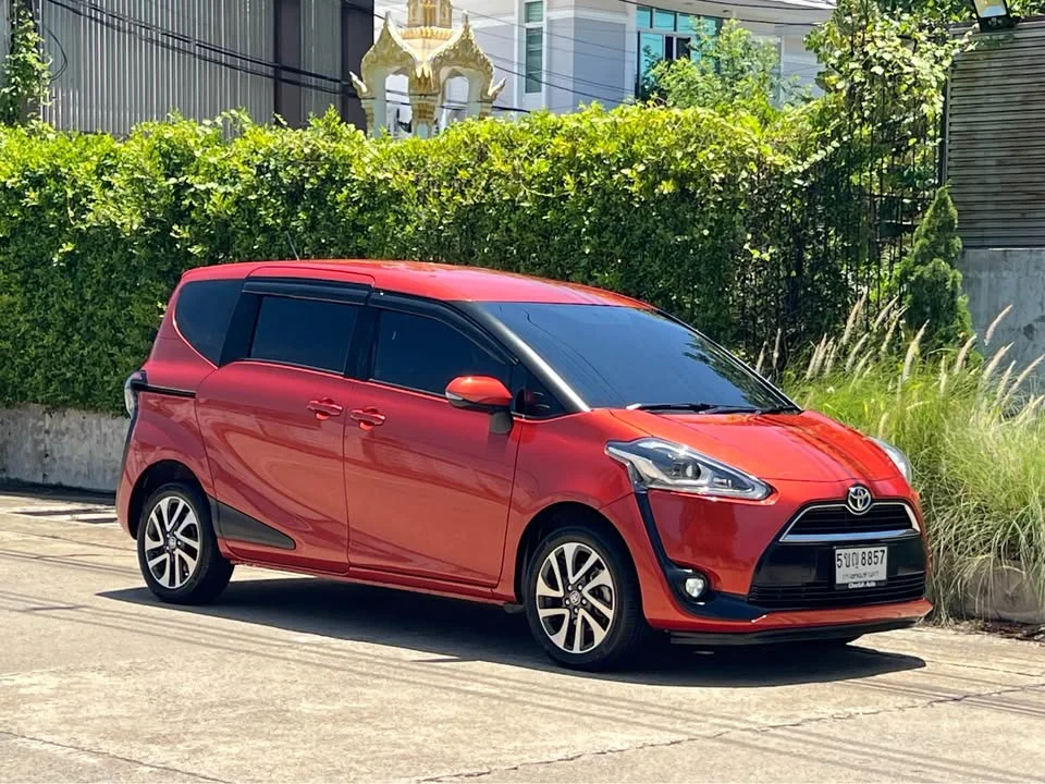 2019 Toyota Sienta II 3