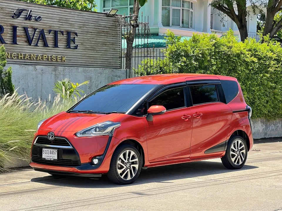 2019 Toyota Sienta II 2