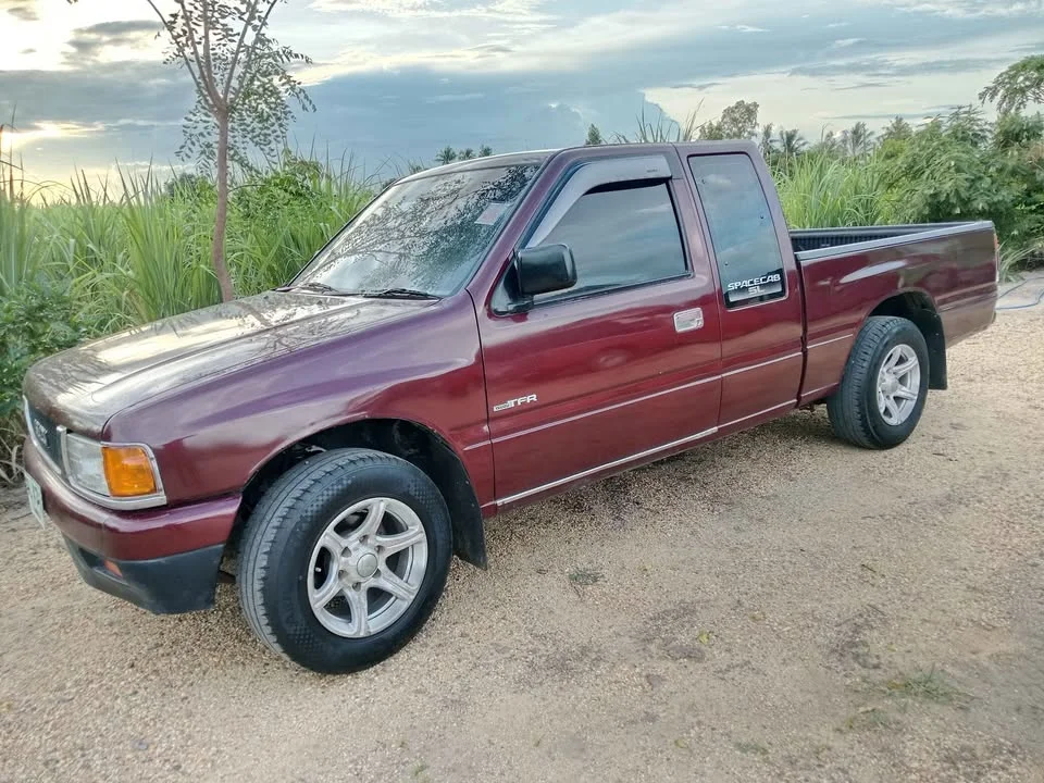 1995 Isuzu TFR III 3