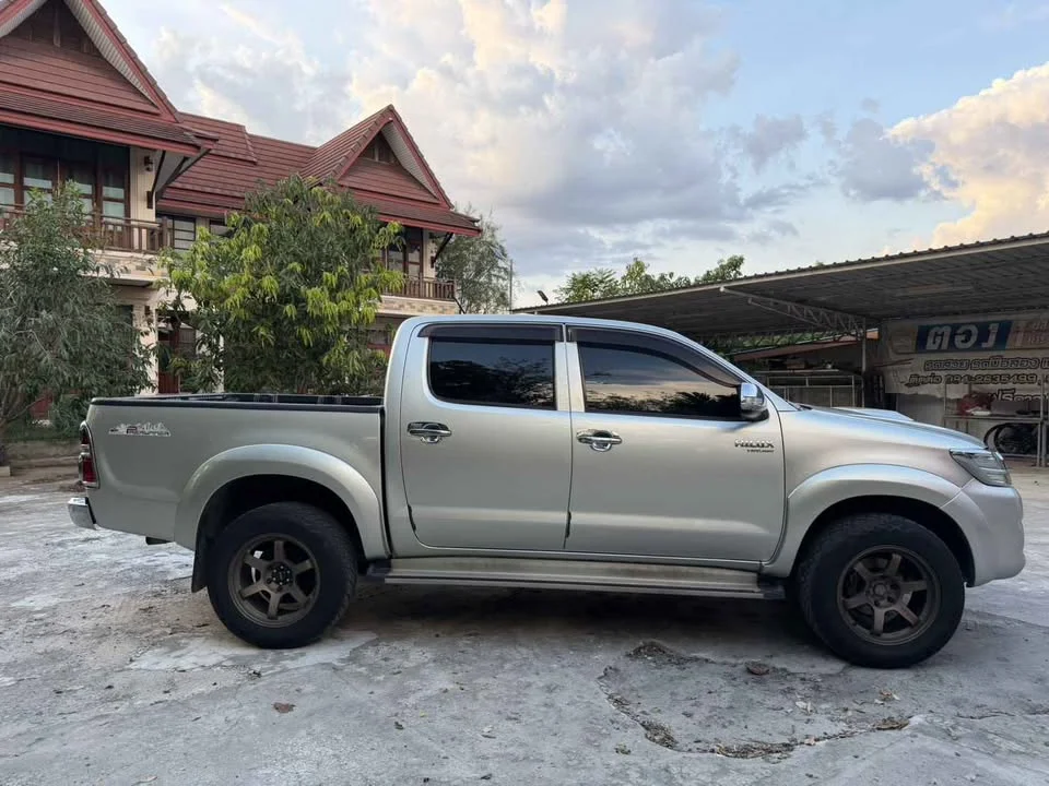 2013 Toyota Hilux VII 3
