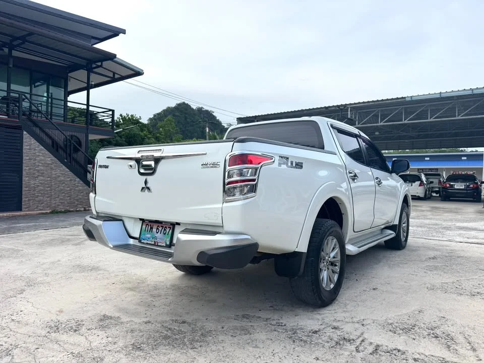 2017 Mitsubishi Triton V 2