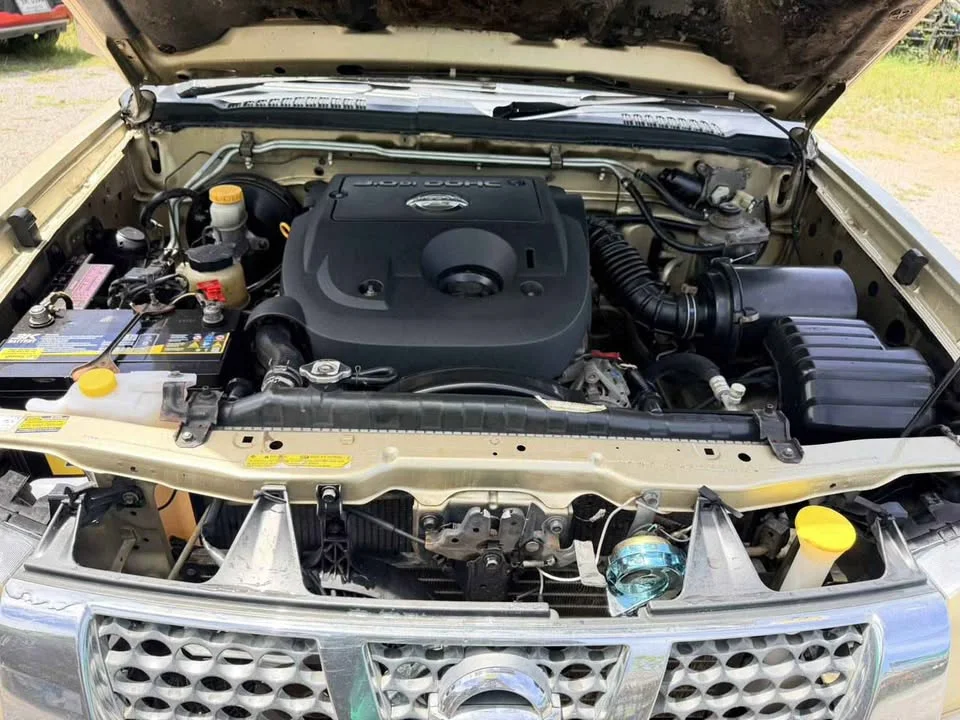 2004 Nissan Frontier I 2
