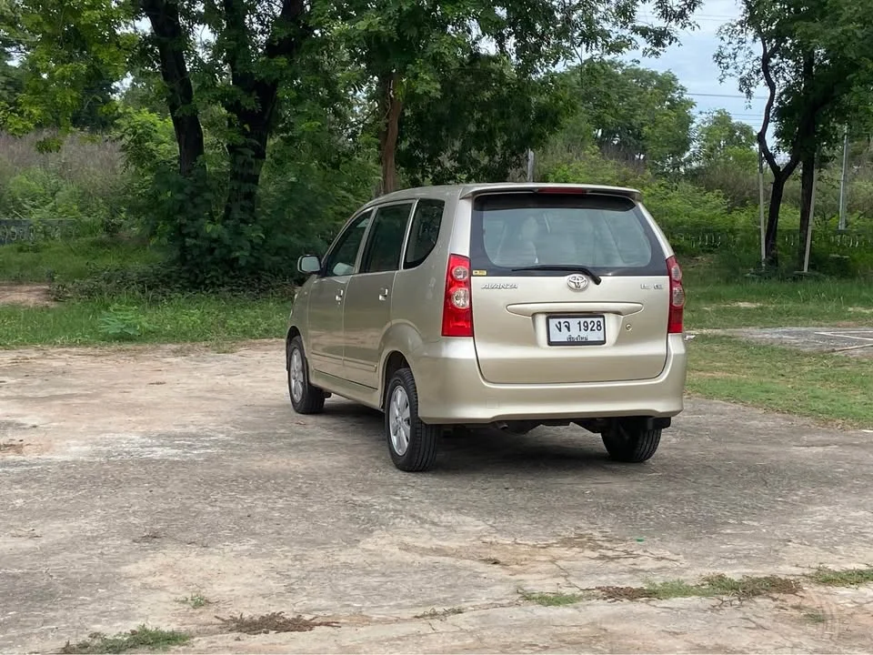 2010 Toyota Avanza I 2