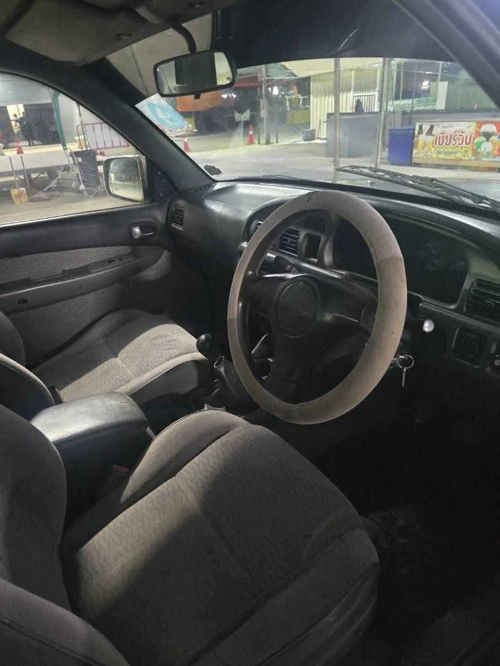 2004 Ford Everest I 2