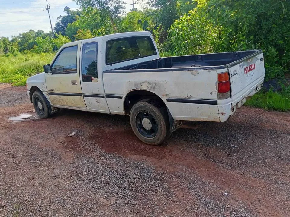 2013 Isuzu TFR III 3
