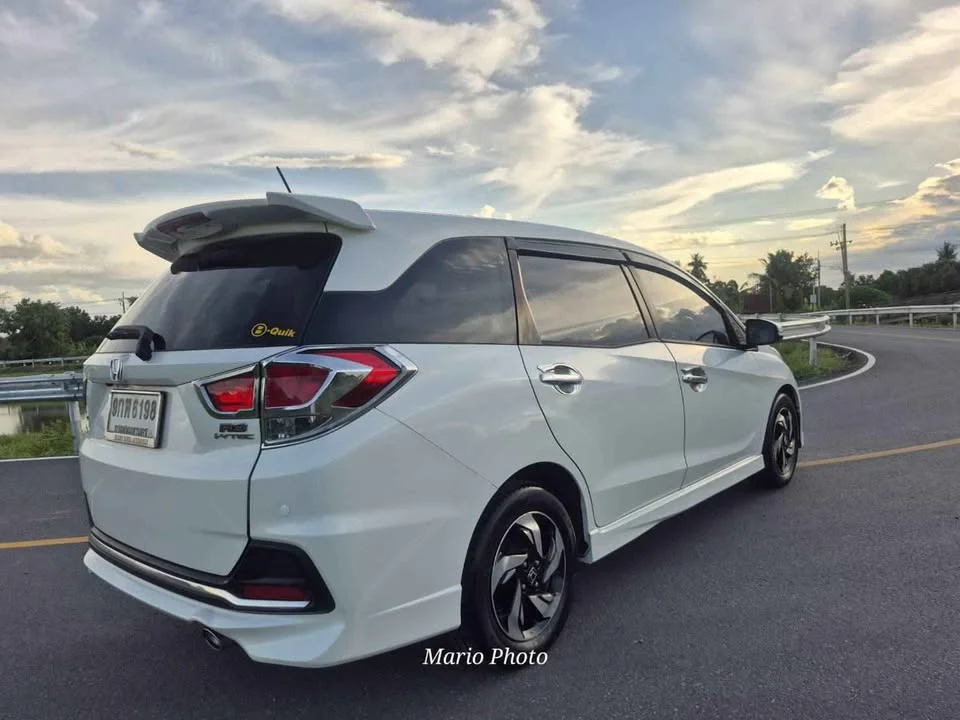2015 Honda Mobilio II 3