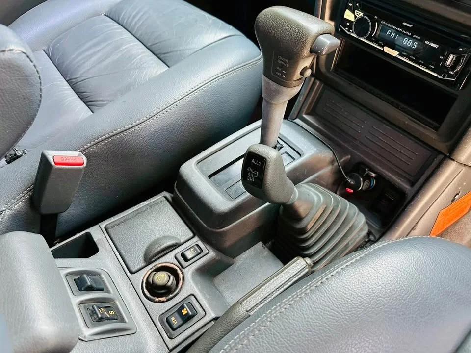 1995 Mitsubishi Pajero II 2