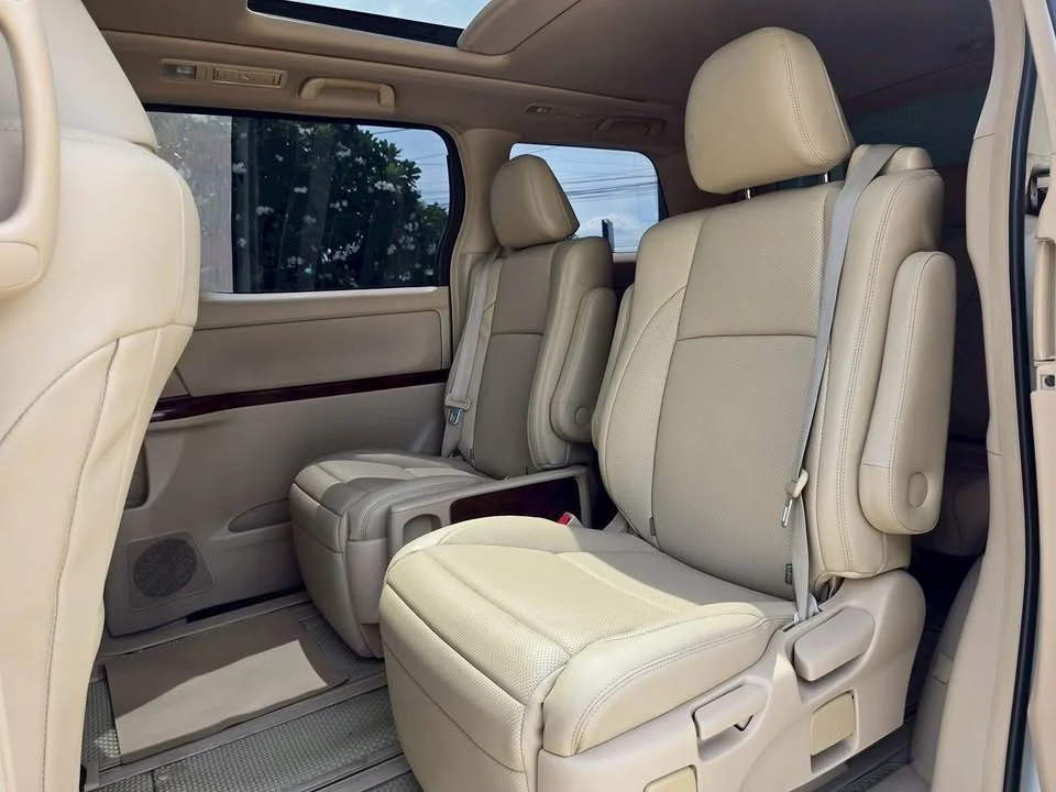 2010 Toyota Alphard, Vellfire II (AH20) 3