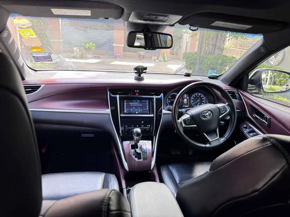 2014 Toyota Harrier III 3