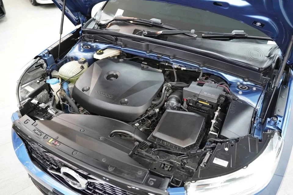 2020 Volvo XC40 2