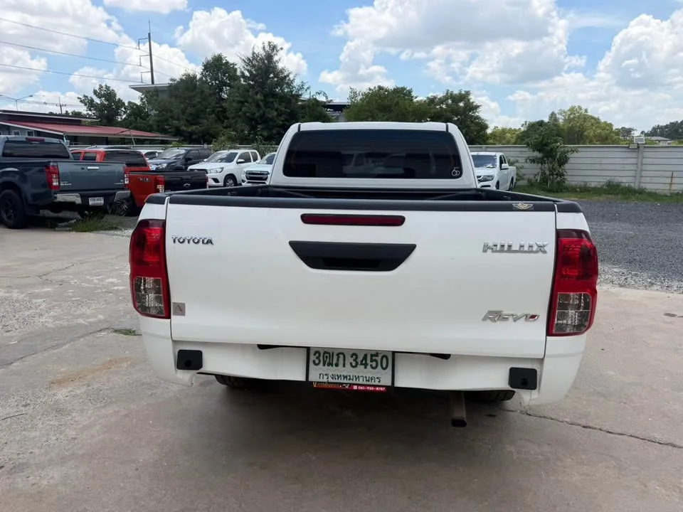 2022 Toyota Hilux VIII 2