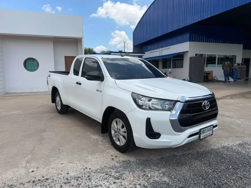 2022 Toyota Hilux VIII 3