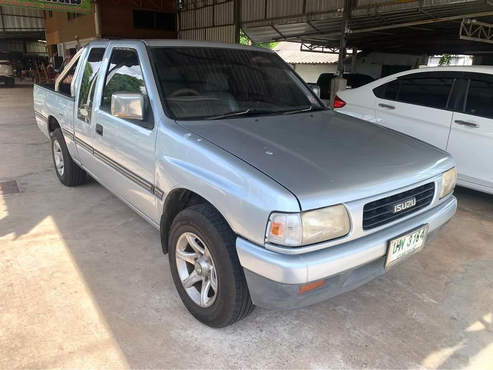 1996 Isuzu TFR III 3