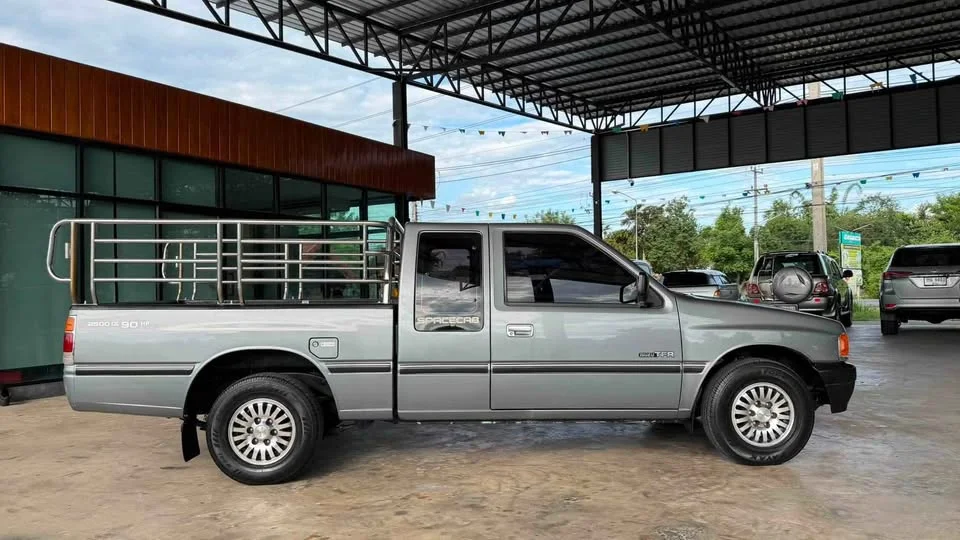 1992 Isuzu TFR III 3