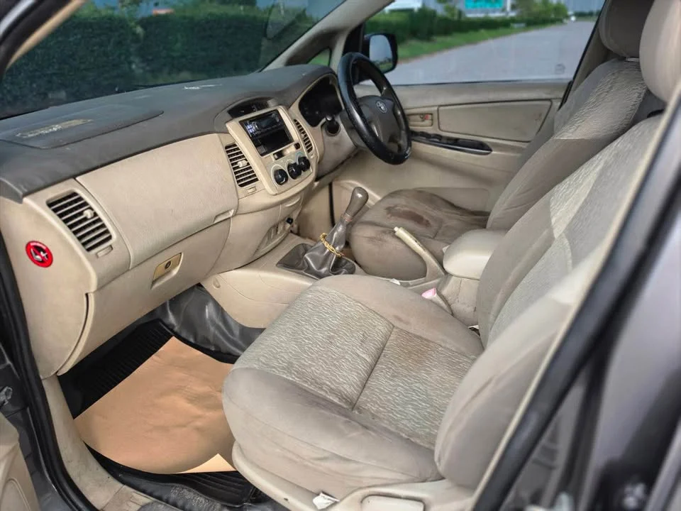 2013 Toyota Innova I 2