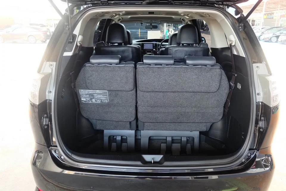 2014 Toyota Estima III 3