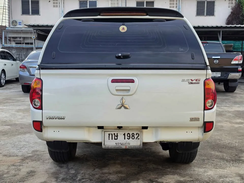 2013 Mitsubishi Triton IV 3