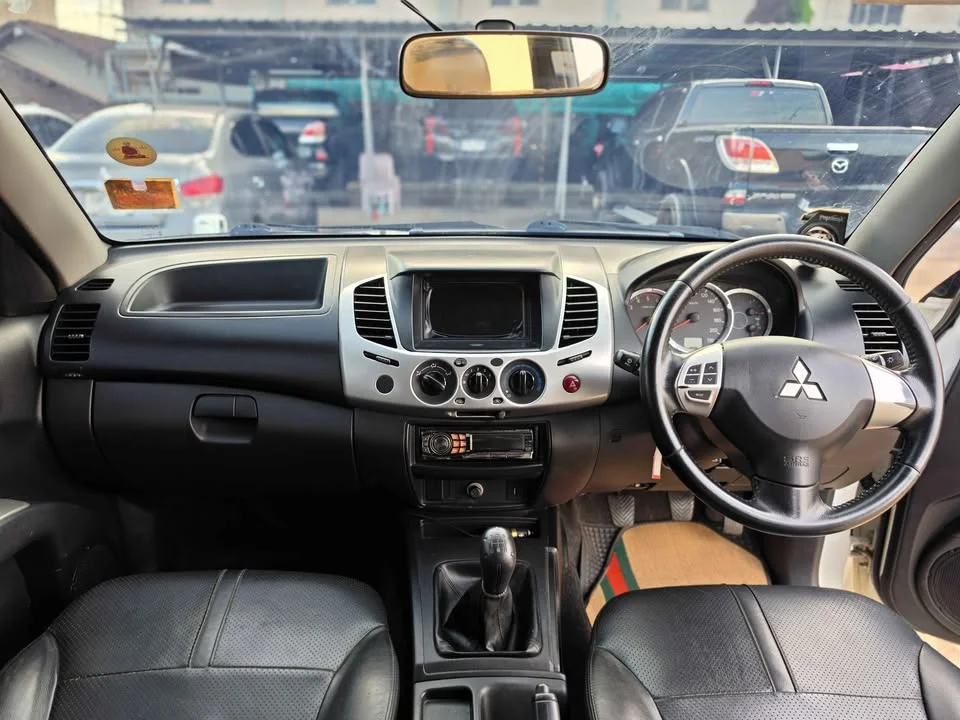 2013 Mitsubishi Triton IV 2