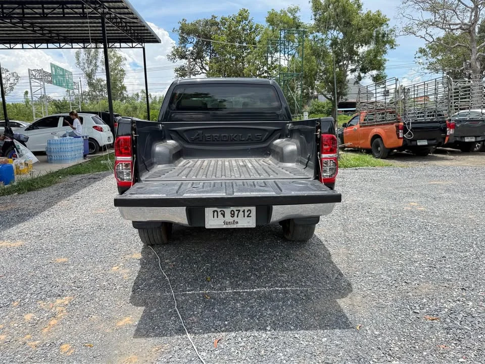 2012 Toyota Hilux VII 2