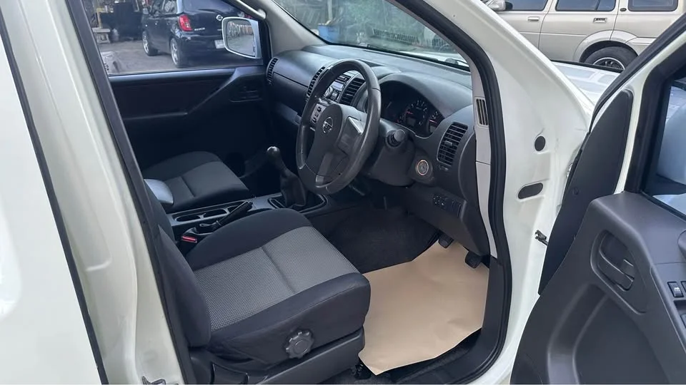 2012 Nissan Navara II 2