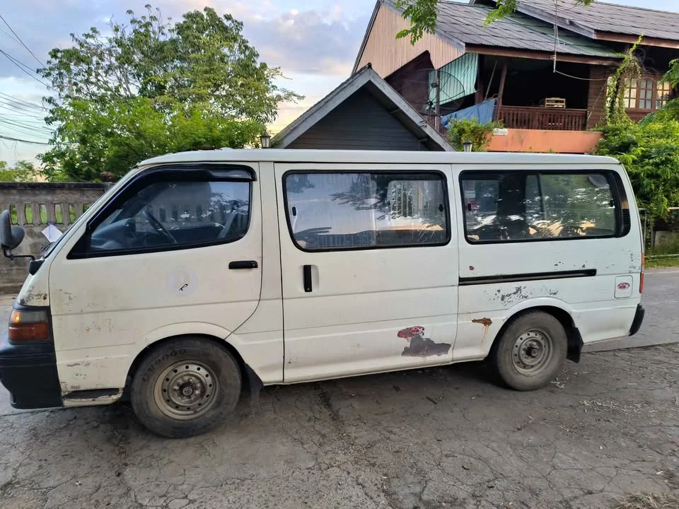 1995 Toyota Commuter IV (H100) 2