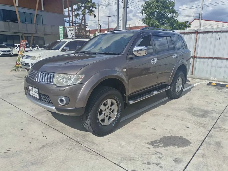 2011 Mitsubishi Pajero Sport II 2