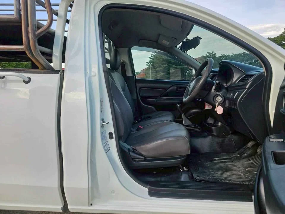 2022 Mitsubishi Triton V 3