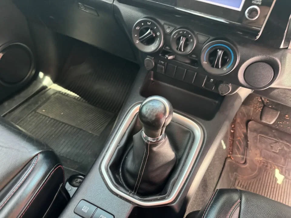 2021 Toyota Hilux VIII 3