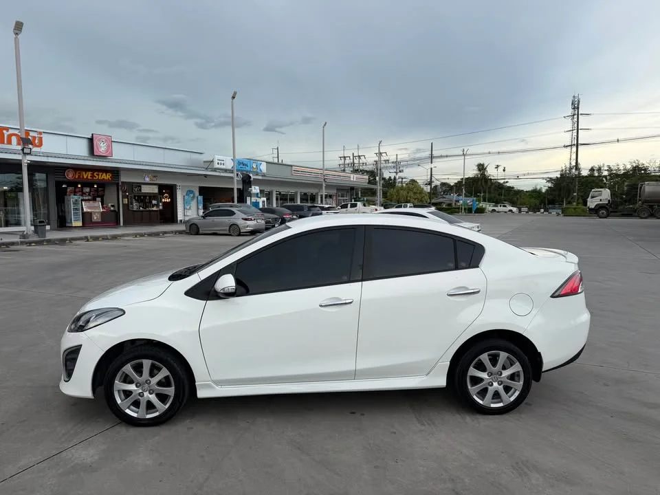 2014 Mazda 2 II 3