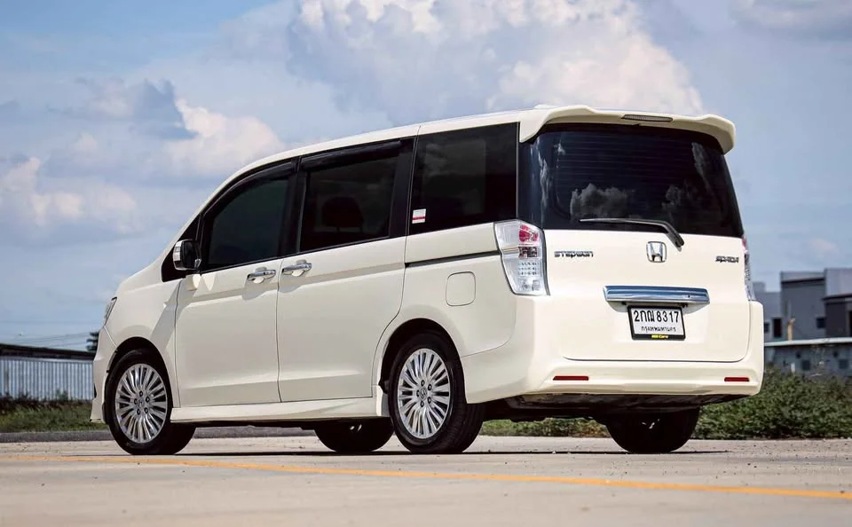 2013 Honda Stepwgn IV 3