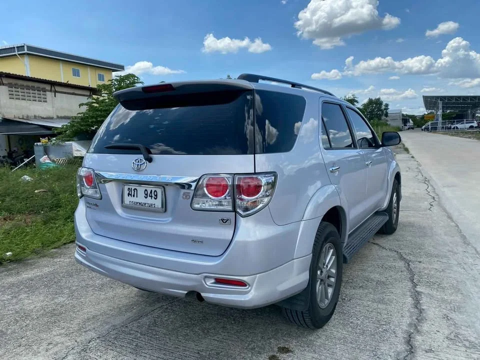 2012 Toyota Fortuner I 2