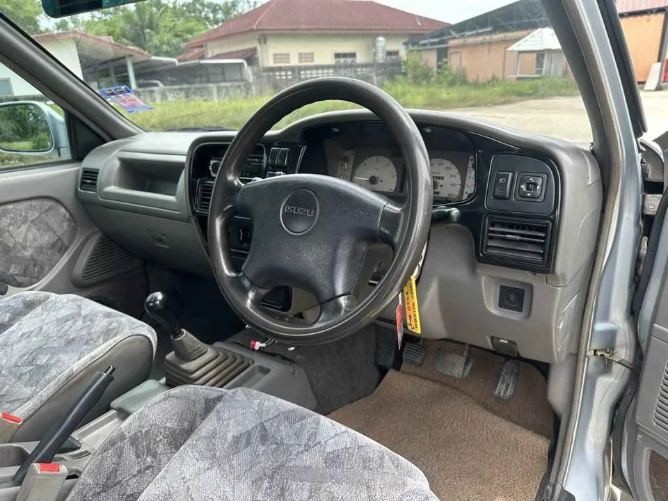 2002 Isuzu Faster Dragon Eyes III 2