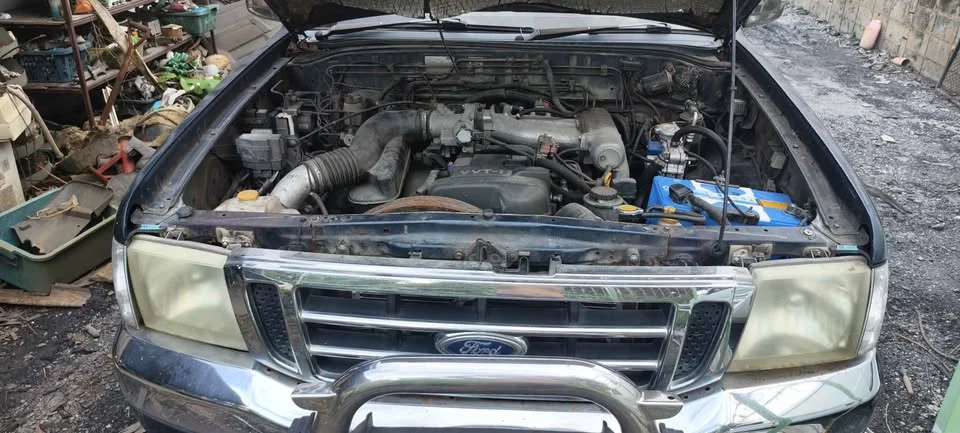 2000 Mazda 2500 Fighter V 3
