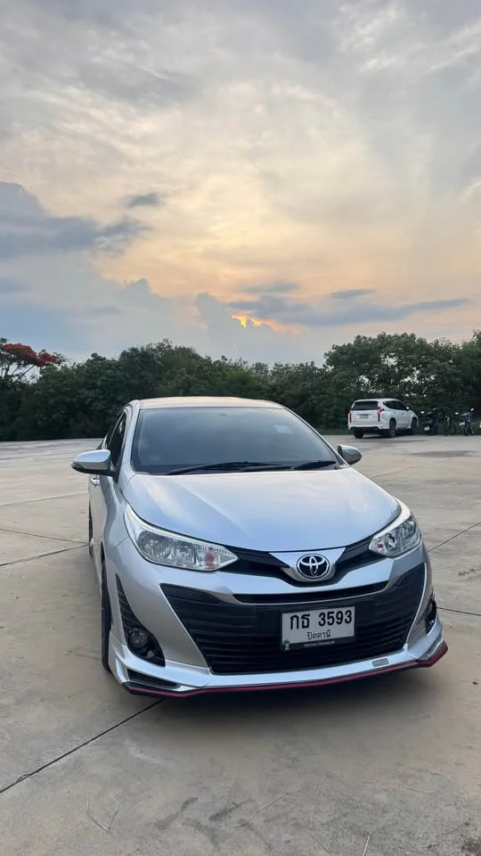 2019 Toyota Yaris ATIV III 2