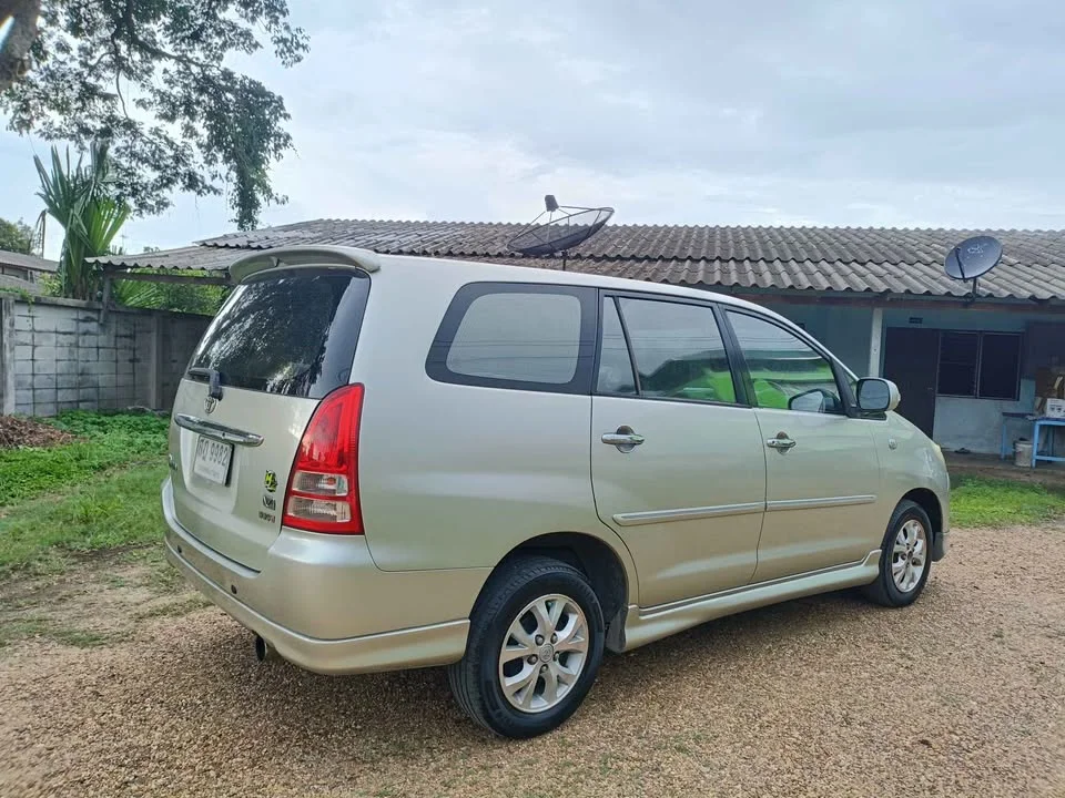 2005 Toyota Innova I 3