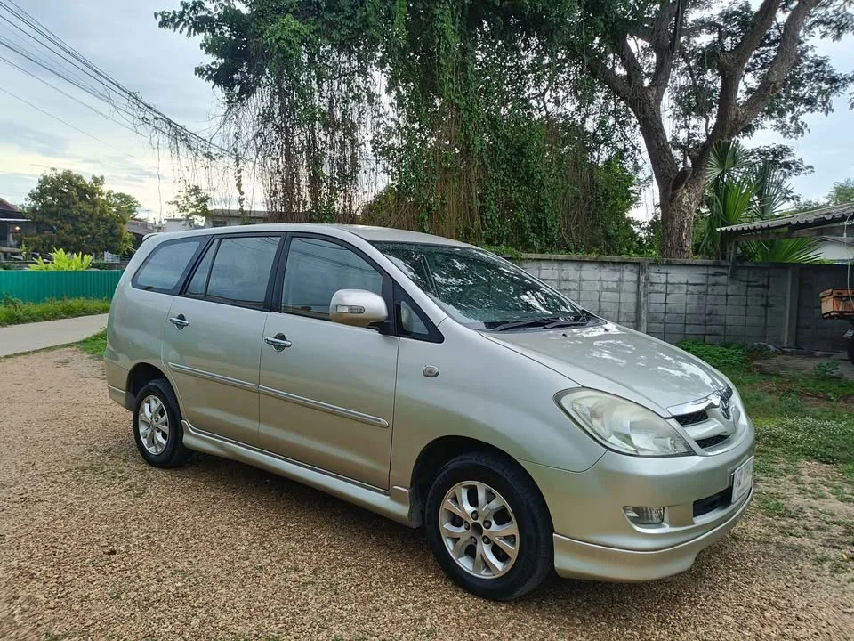 2005 Toyota Innova I 2
