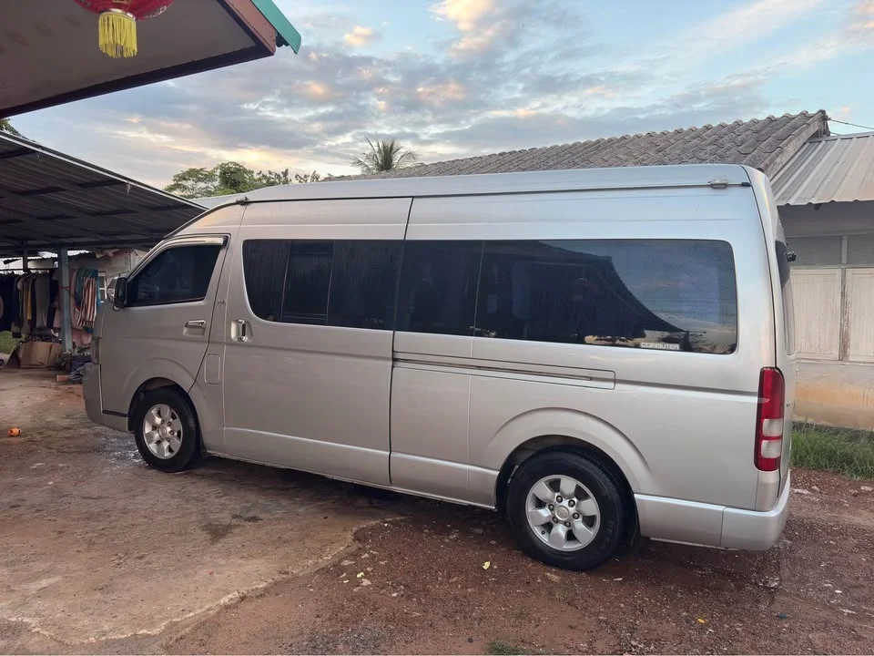 2005 Toyota Commuter V (H200) 3