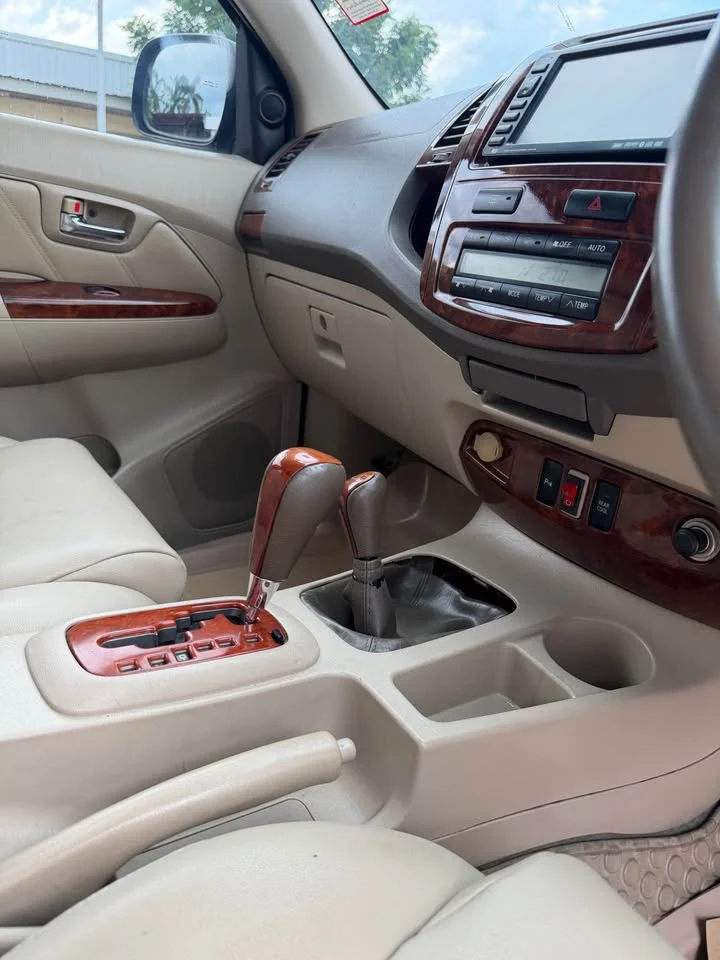 2005 Toyota Fortuner I 2