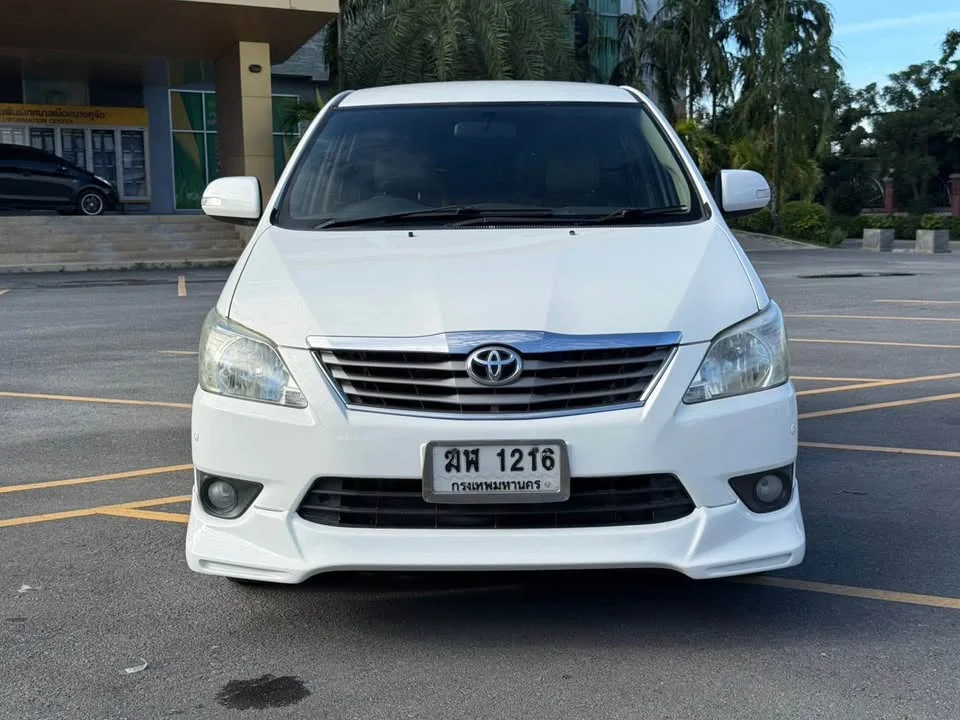 2012 Toyota Innova I 2