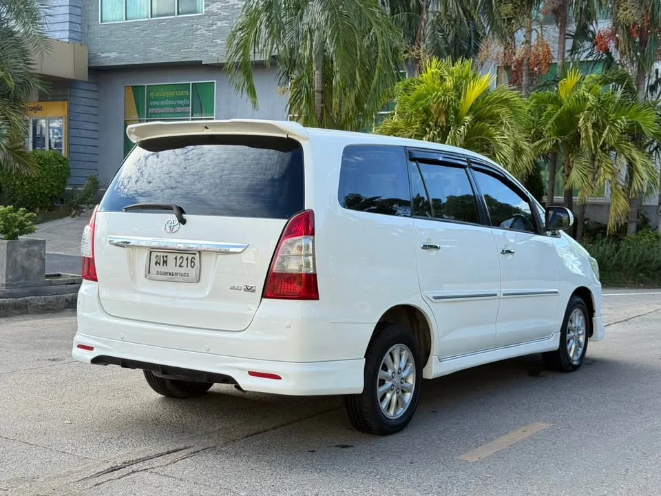 2012 Toyota Innova I 3