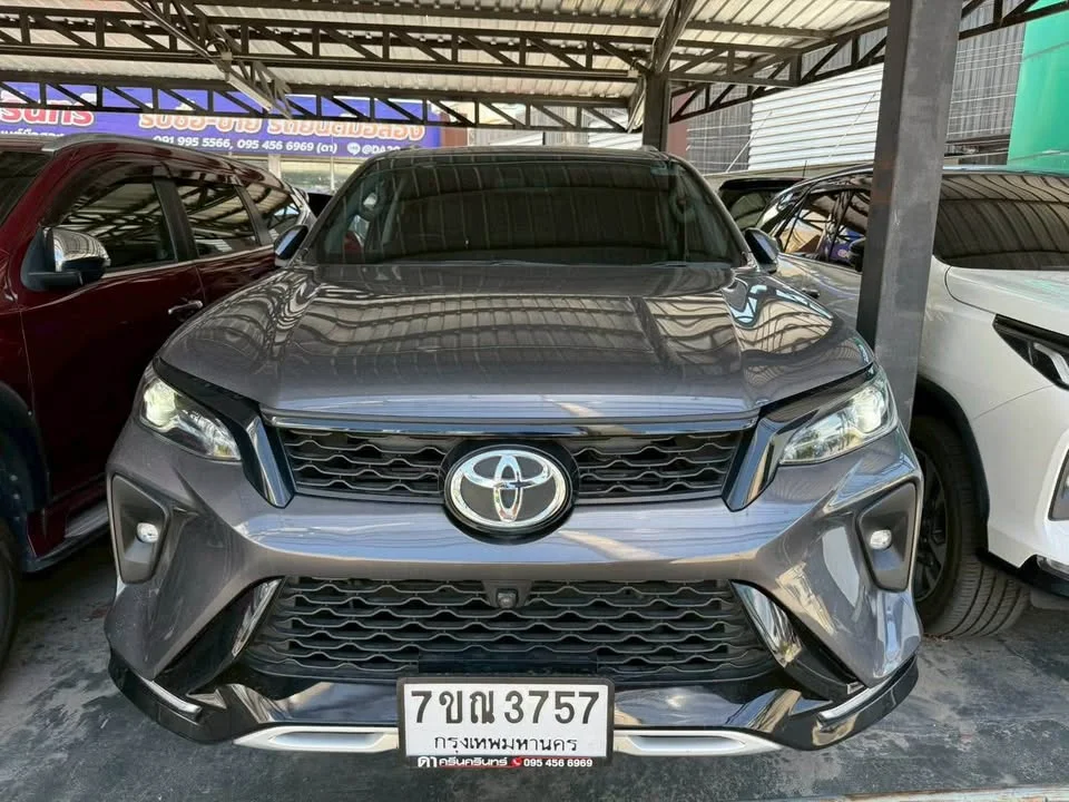 2022 Toyota Fortuner II 3