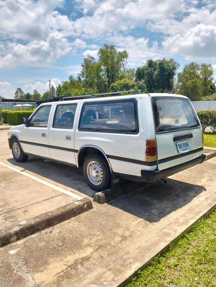 1991 Isuzu TFR III 2
