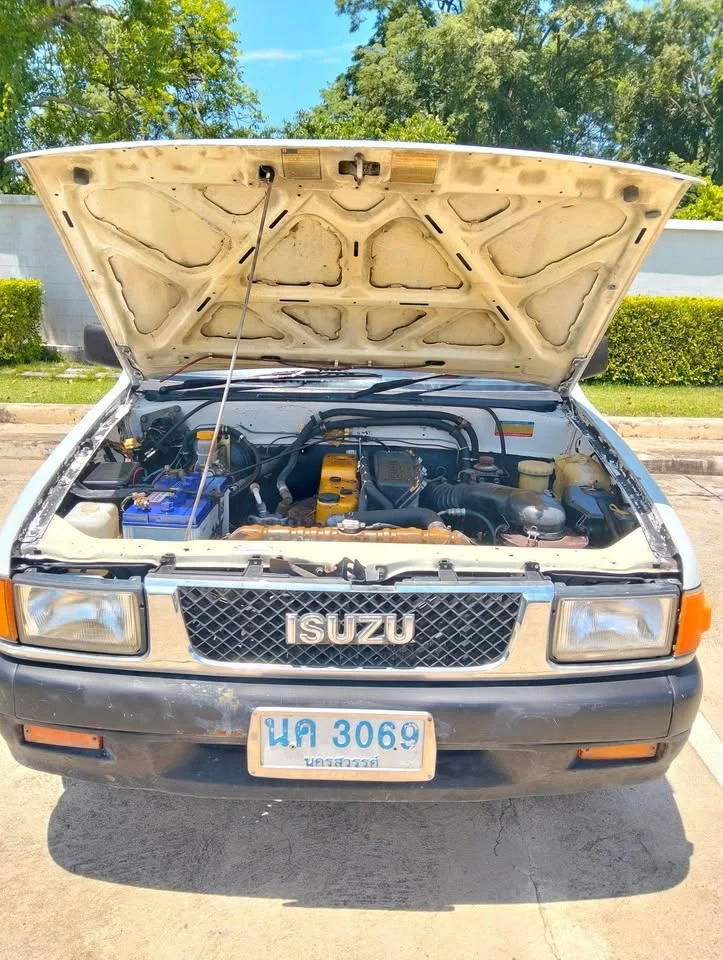 1991 Isuzu TFR III 3