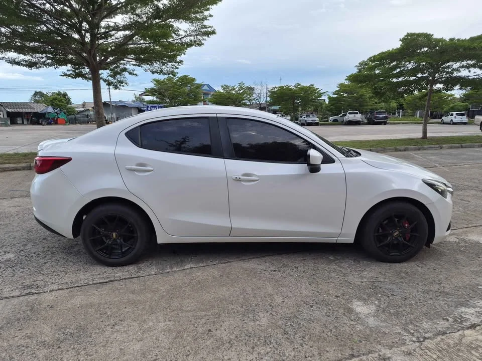 2015 Mazda 2 III 2
