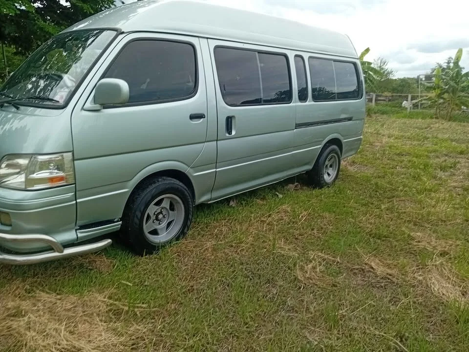 Toyota Commuter IV (H100) 3