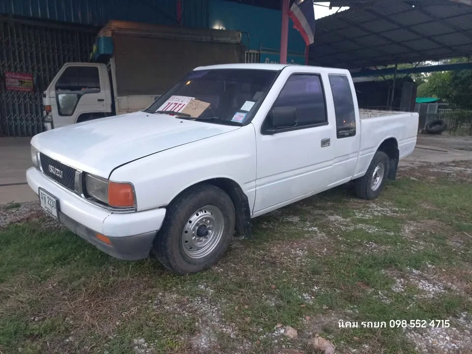 Isuzu TFR III 3
