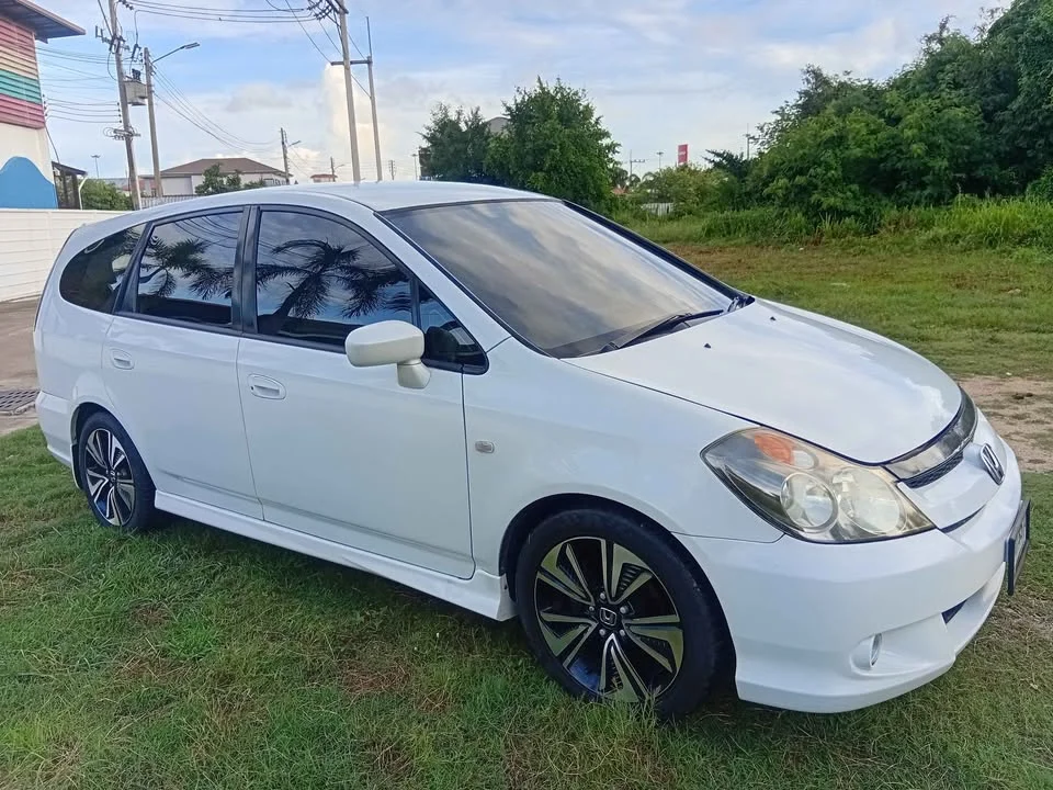 2006 Honda Stream I 3